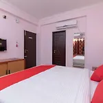 Oyo 17224 Swarnam Residency