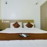 Oyo 3547 Raj Guru Residency