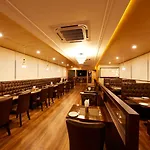 Al Noor Palace Business Class Hotel