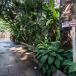 Hanu Reddy Residences Wallace Garden