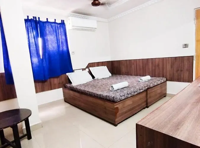 Ganesh Eshi\'S Guest House