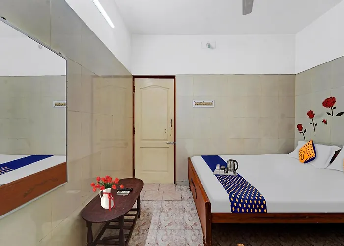 Spot On New Golden Star Guest House Near Thirumangalam Metro Station