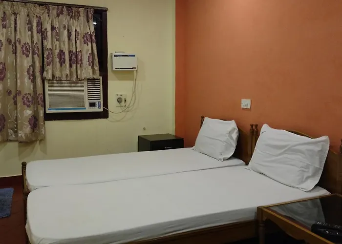 Thangam Balaji Guest House -Near Us Consulate