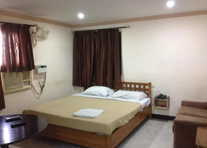 M J Guest House