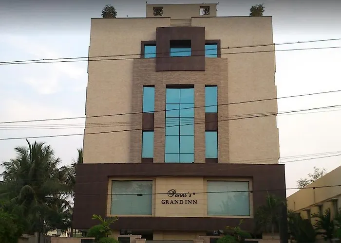 Ponnis Grand Inn