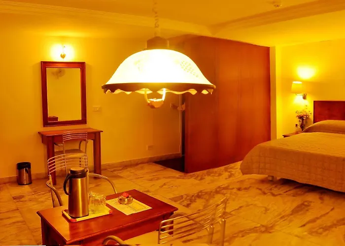 Nayagara Hotel