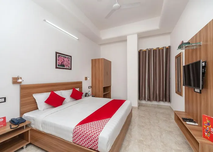 Collection O 22588 Gulnar Guest House Near Apollo Hospital