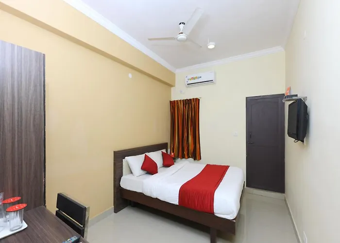 Oyo 14037 Central Inn