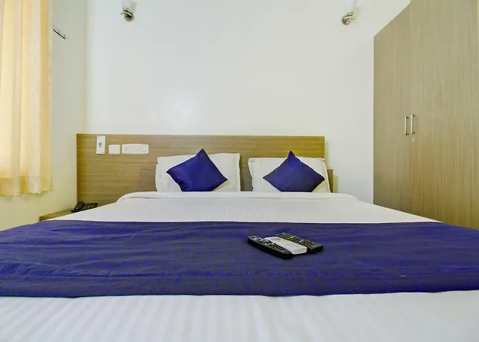 Oyo 3547 Raj Guru Residency