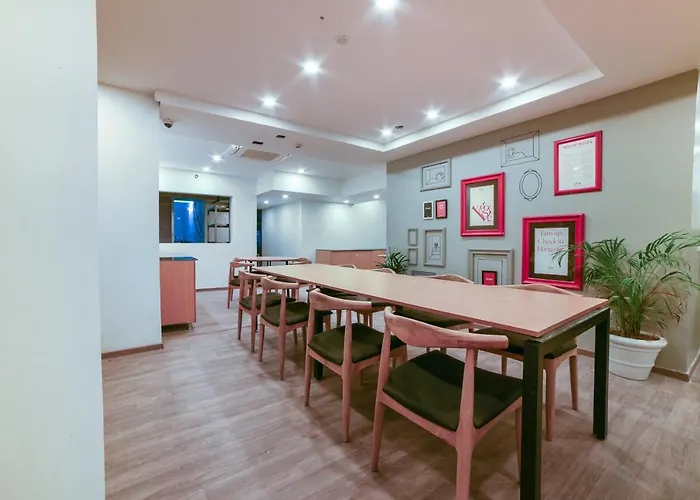 Oyo Townhouse 175 Pure Stays Near Airport Near Chennai International Airport Metro Station