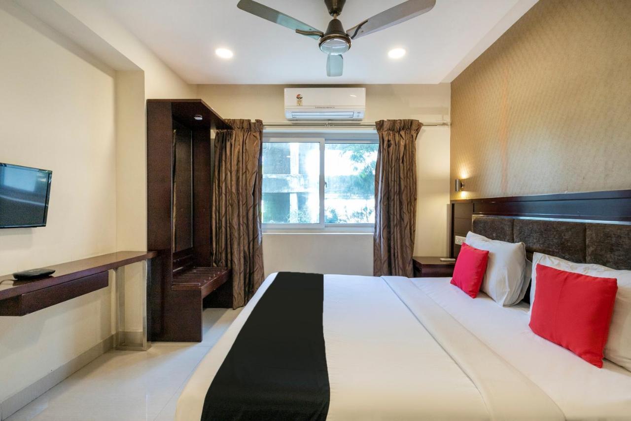Collection O 71607 Apple Valley Hotel Chennai
