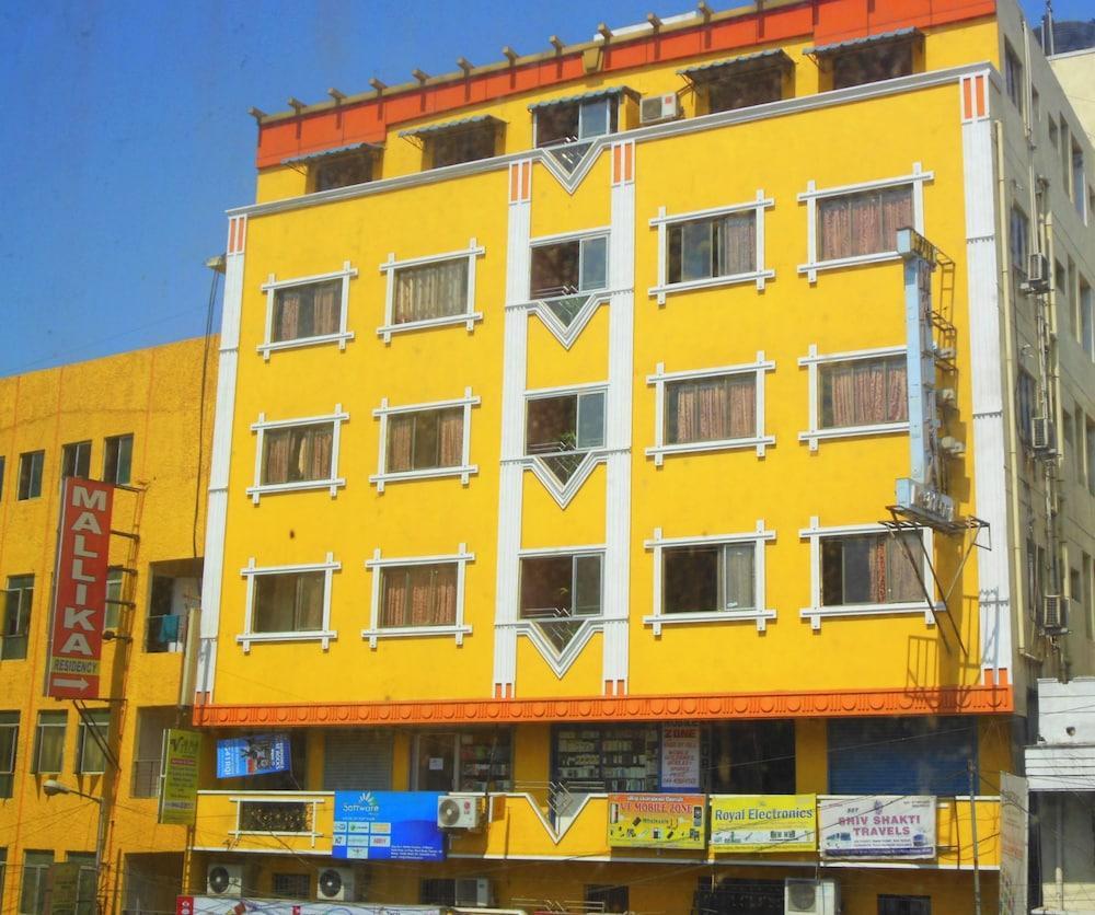 Hotel Mallika Residency 2*