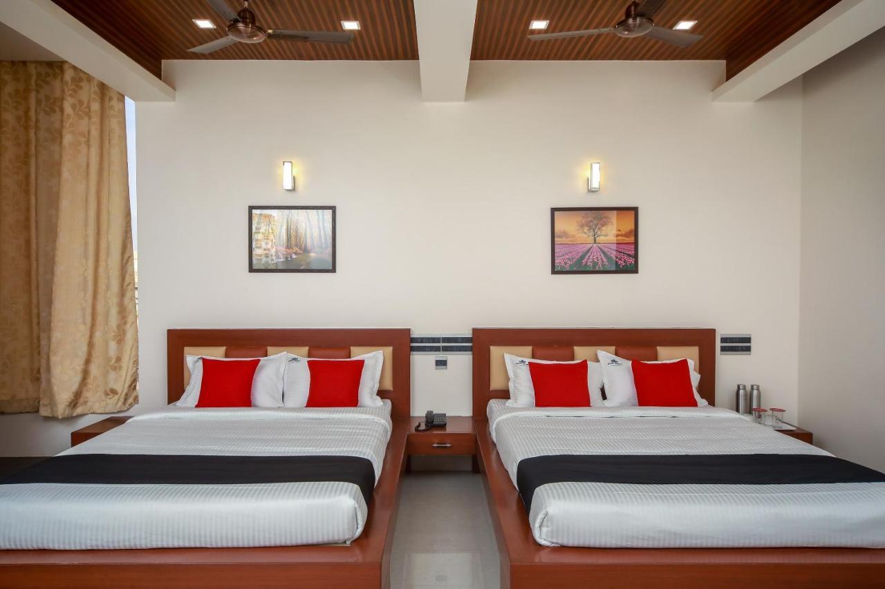 Hotel Capital O Royal Indus 3*