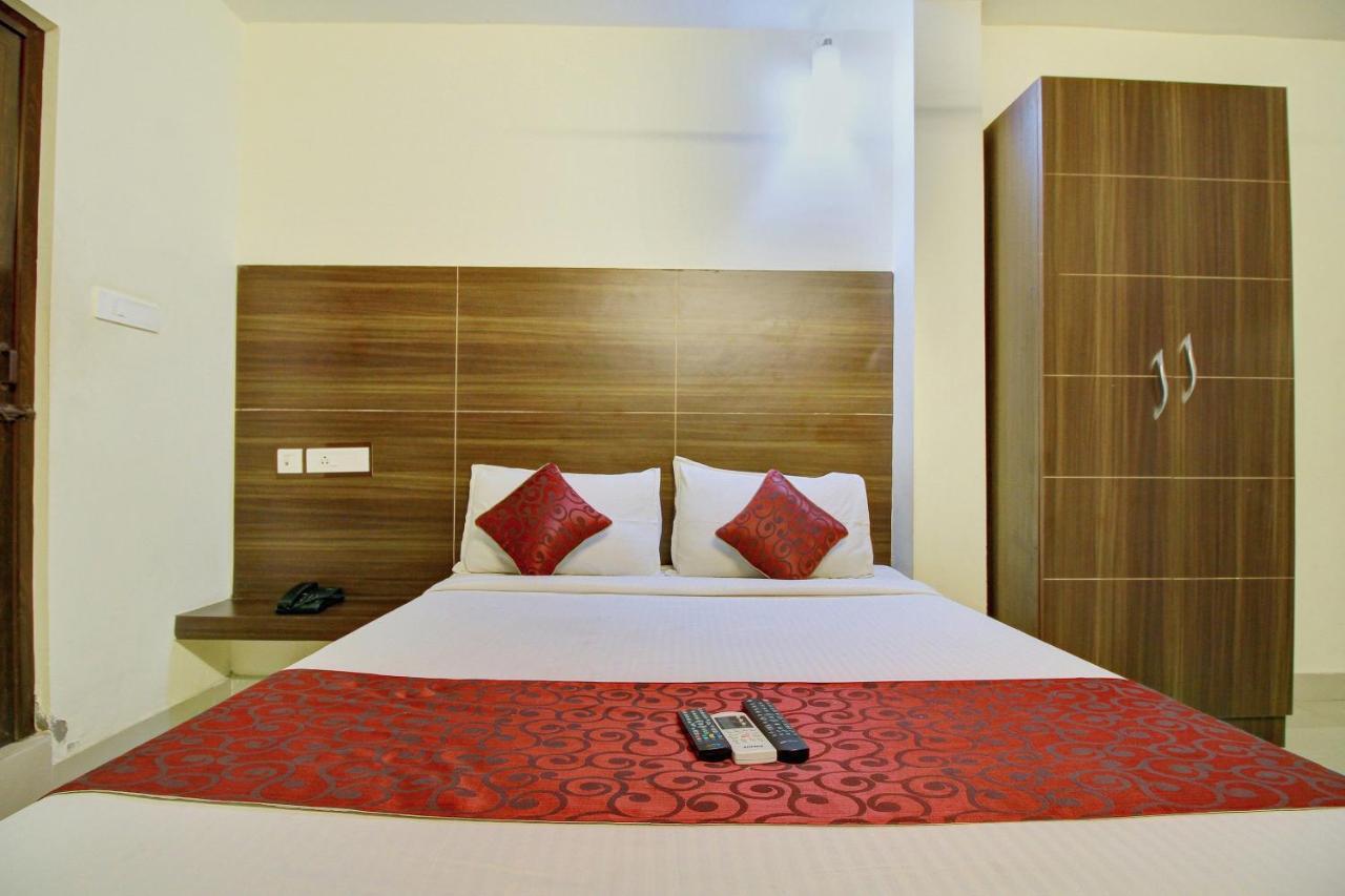 Oyo 4494 Amrita Hotel