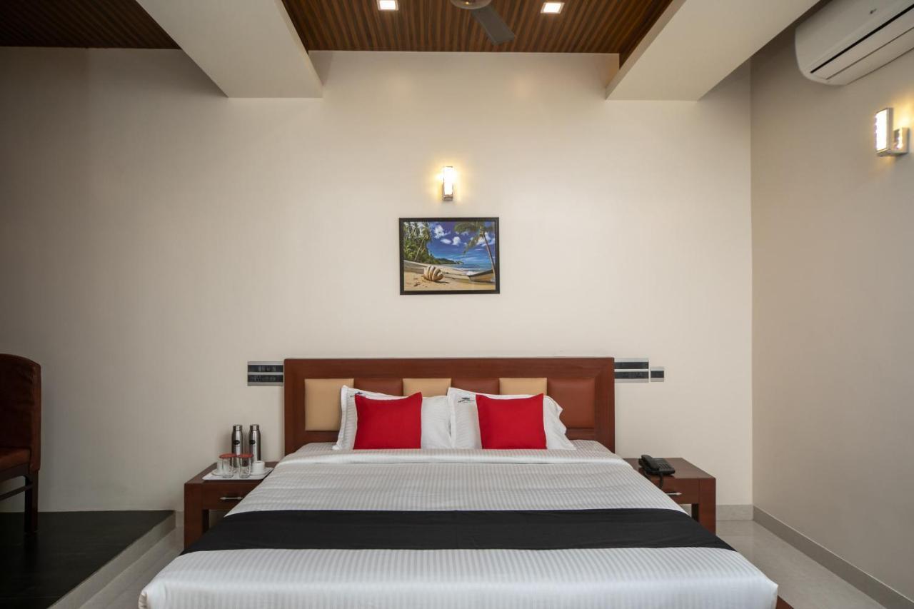 Hotel Capital O Royal Indus
