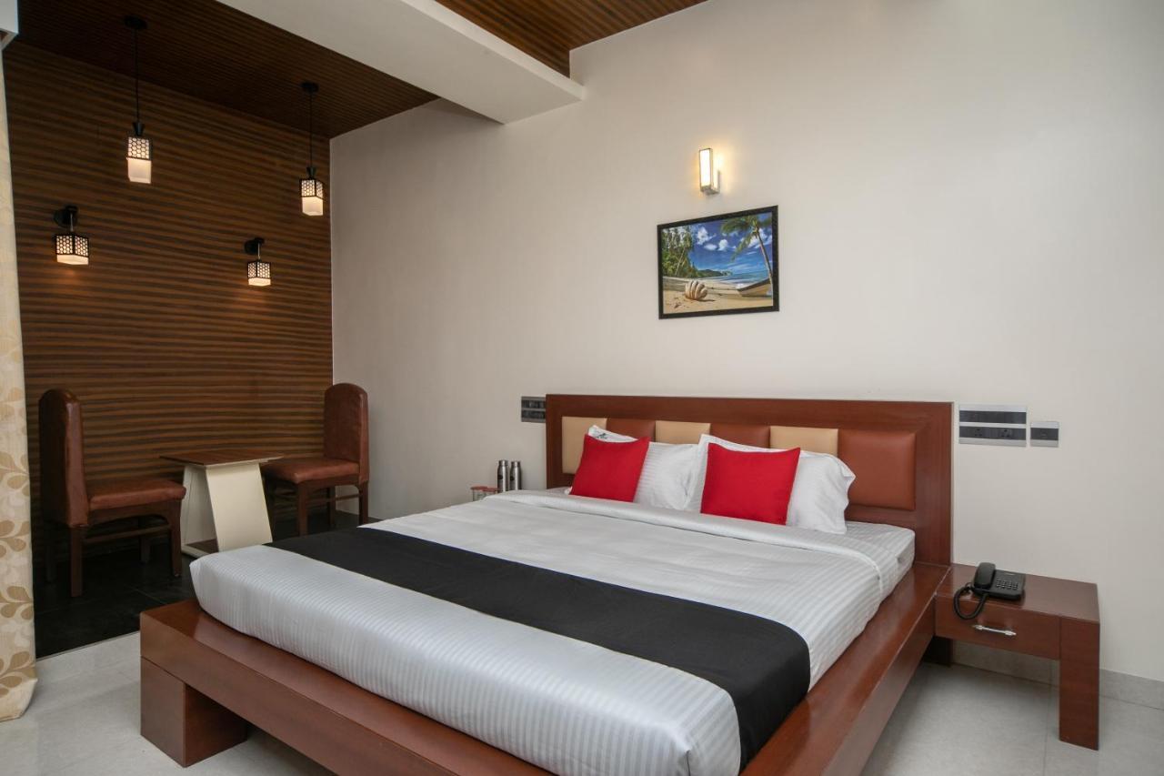 Hotel Capital O Royal Indus 3*