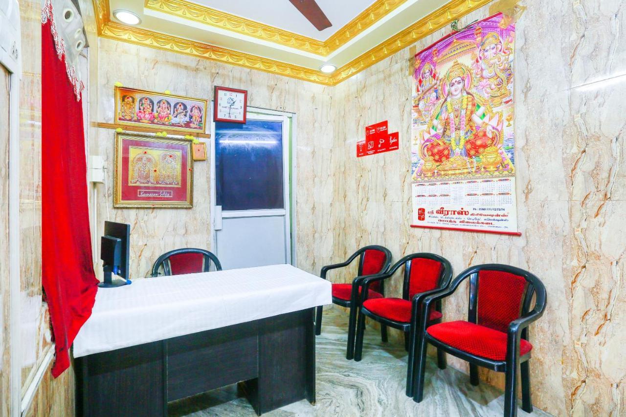 Oyo 68796 Shanthi Mahal 3*