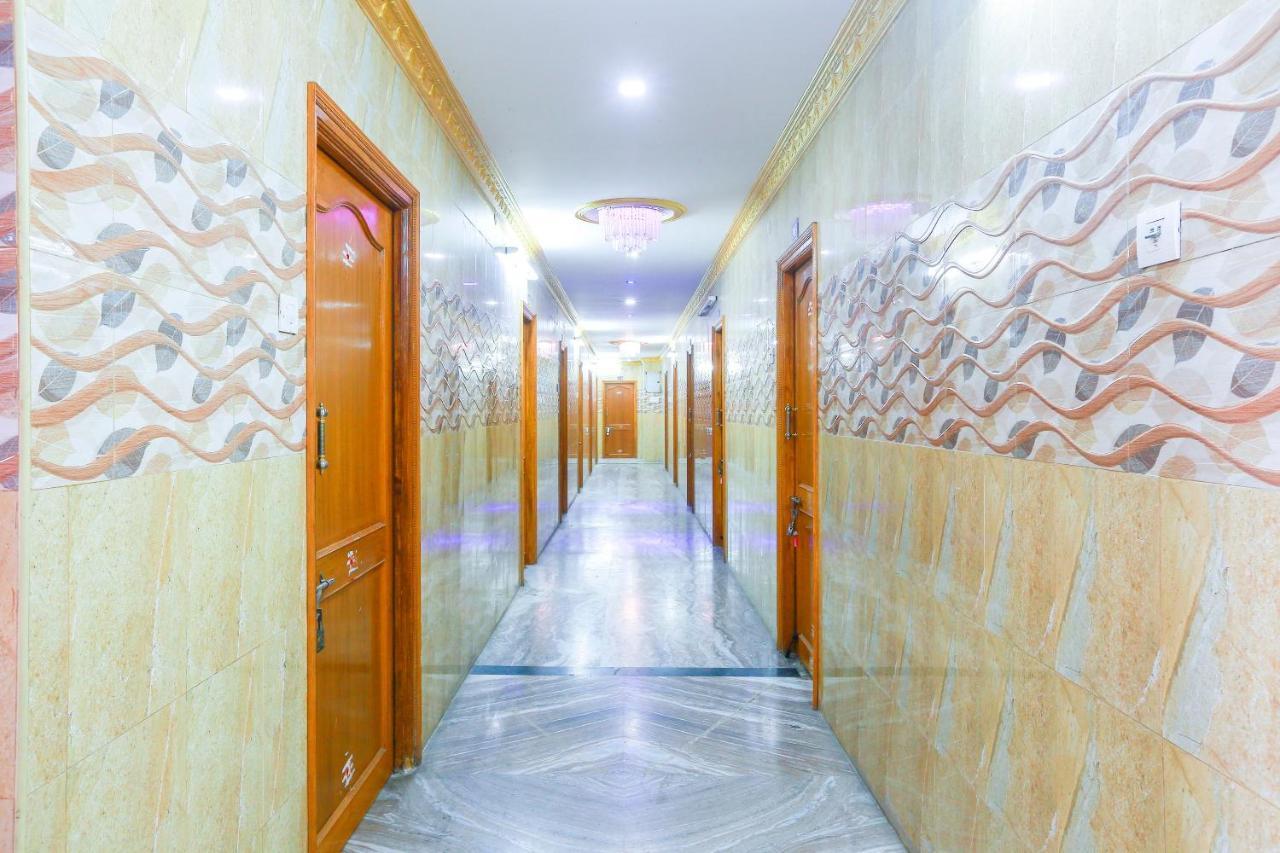 Oyo 68796 Shanthi Mahal 3*