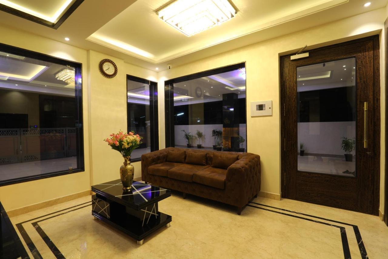 Mayuraa Residency Hotel