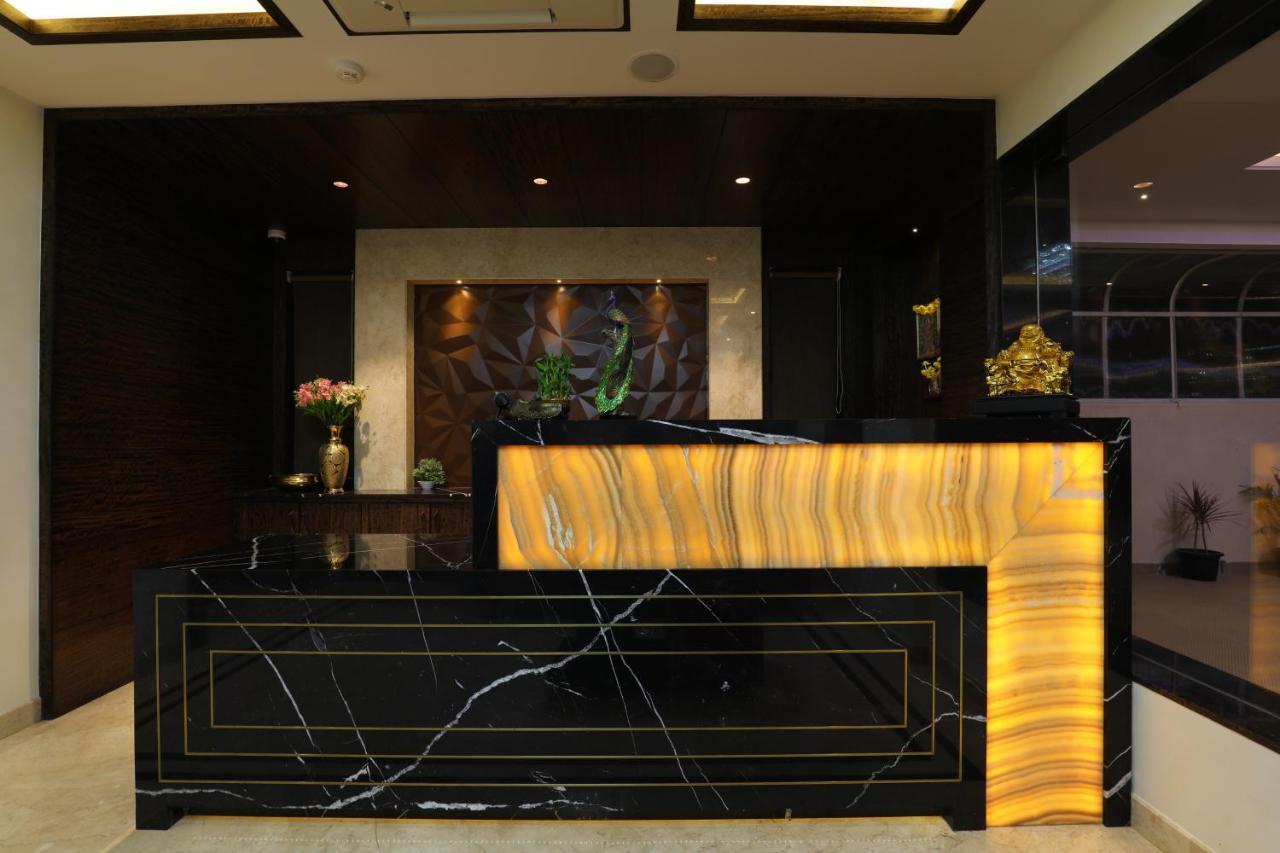 Hotel Mayuraa Residency