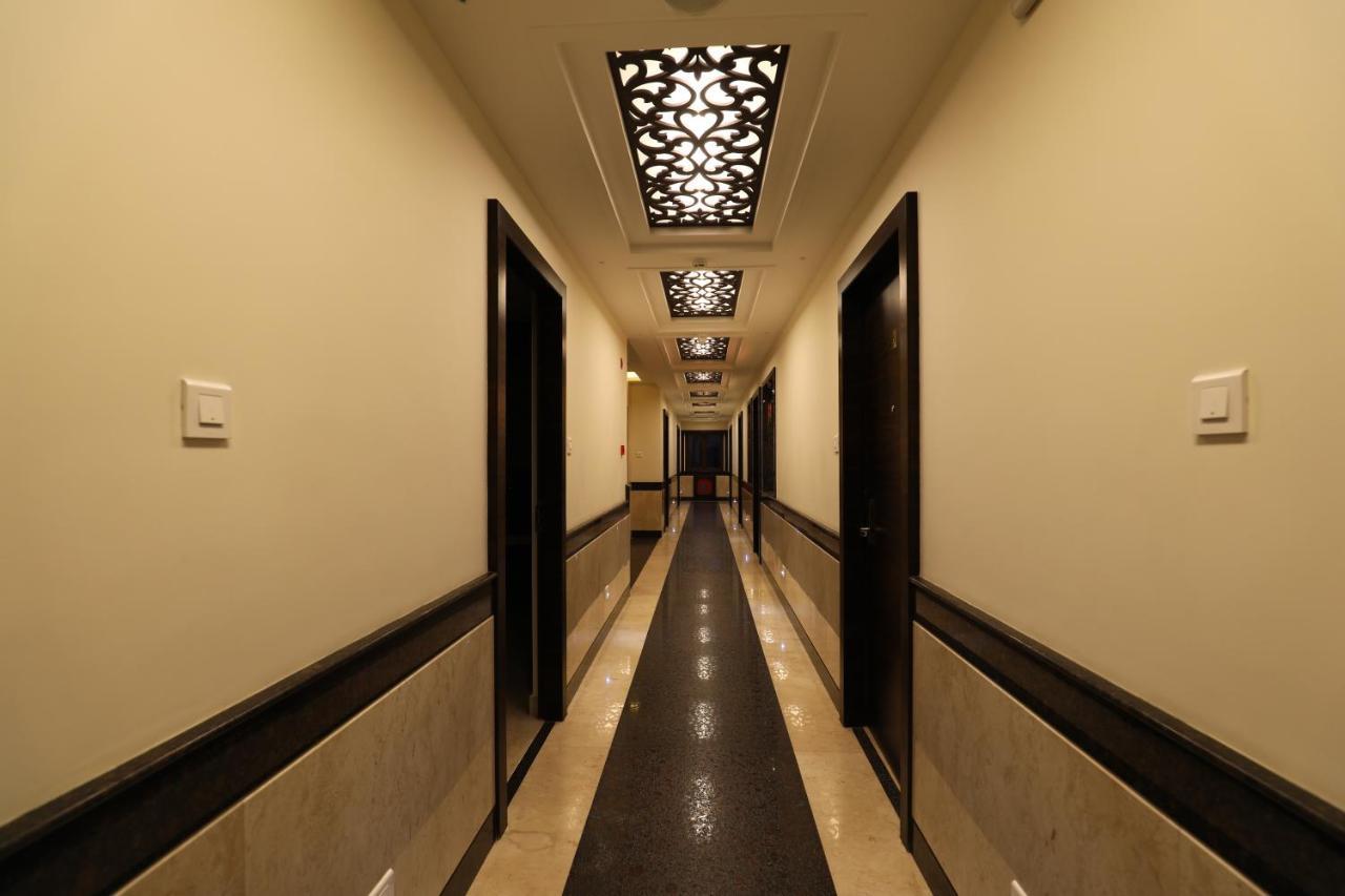 Hotel Mayuraa Residency