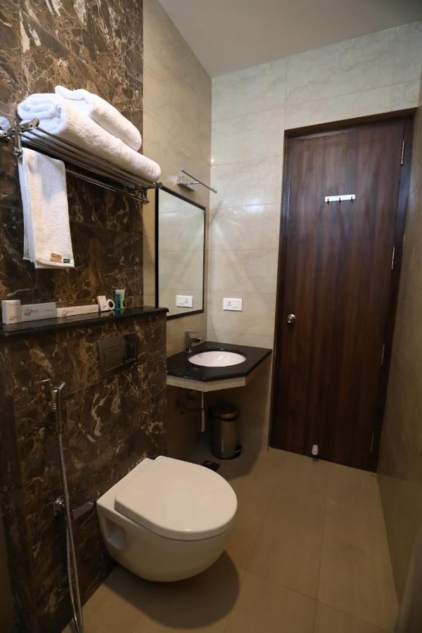 Mayuraa Residency Hotel
