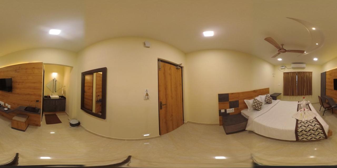 The Chiraag Hotel Chennai