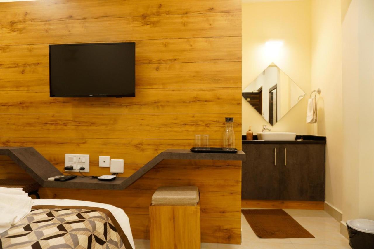 The Chiraag Hotel Chennai