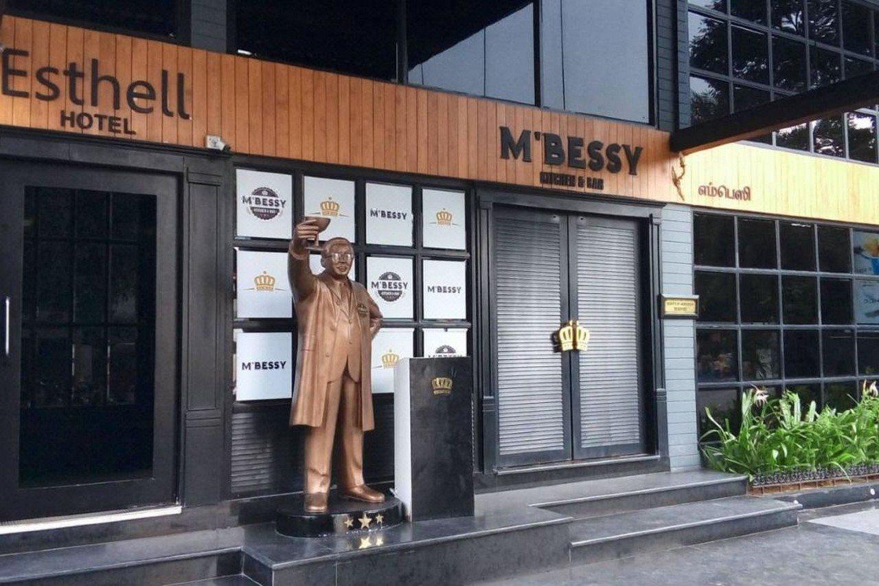 Esthell Hotel 3*