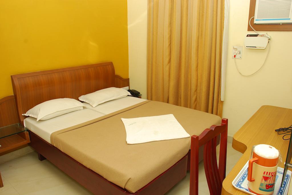 City Manor Hotel 2*