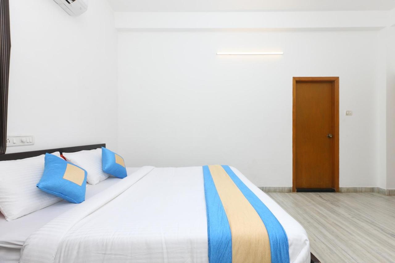 Oyo Flagship 41460 Ecr Bay Villas And Resorts Hotel 4*