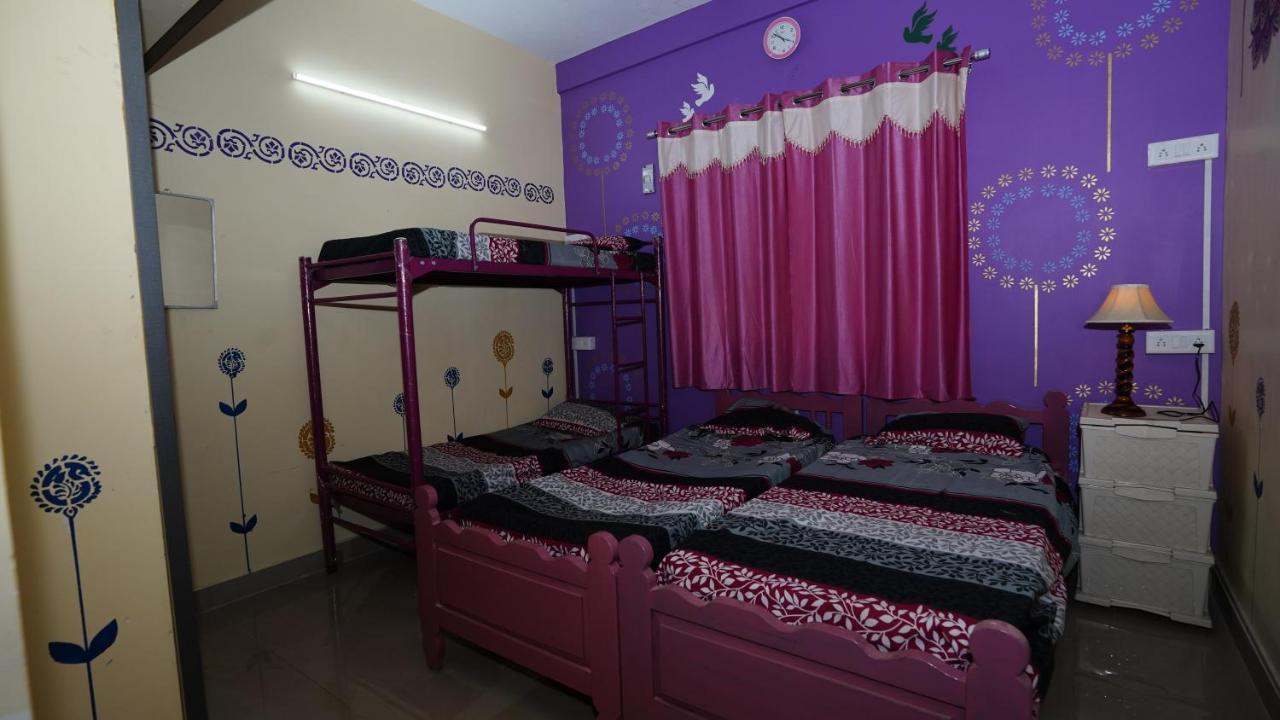 Easvari Grand Pg For Women - Female Only * Chennai