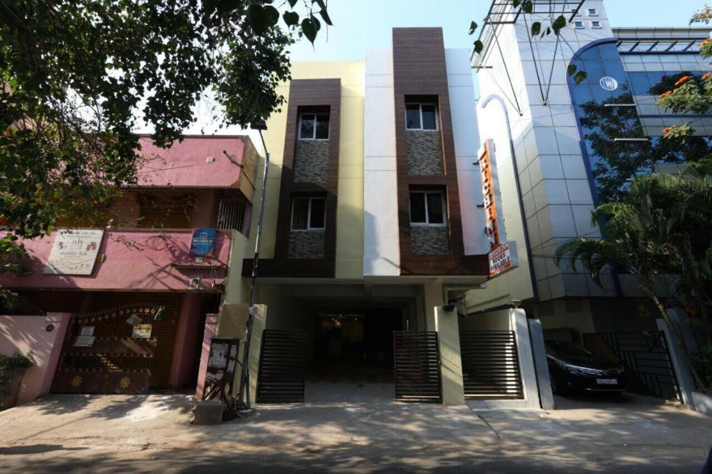 Bed & Breakfast Hotel Rich Inn Chennai