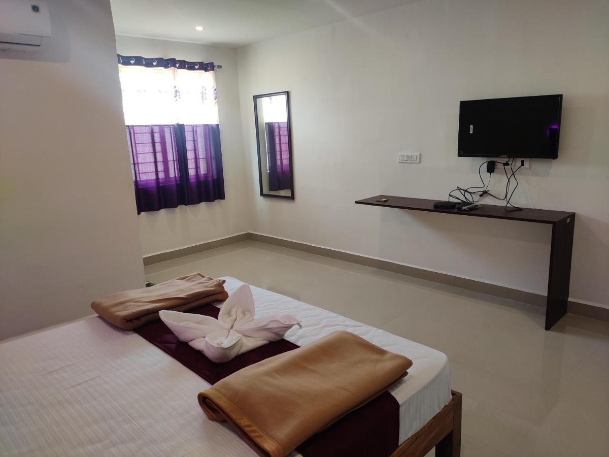 Soho Omr Hotel *