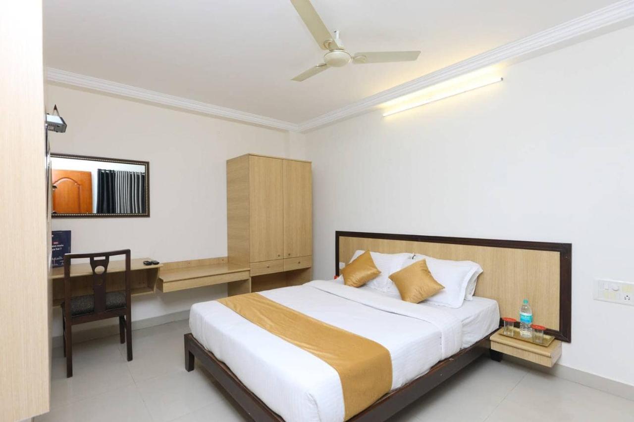 Hotel Half Moon