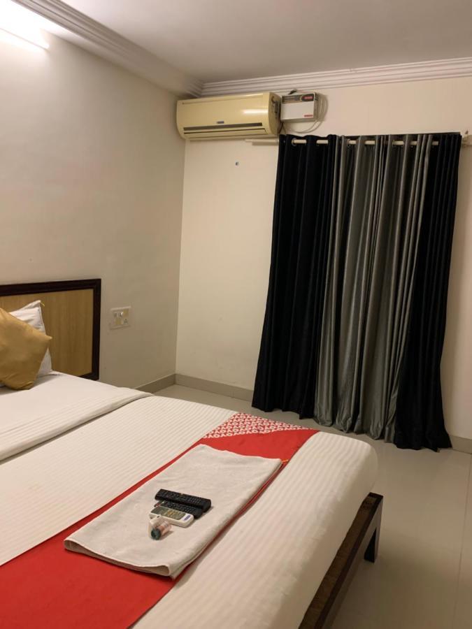 Hotel Half Moon