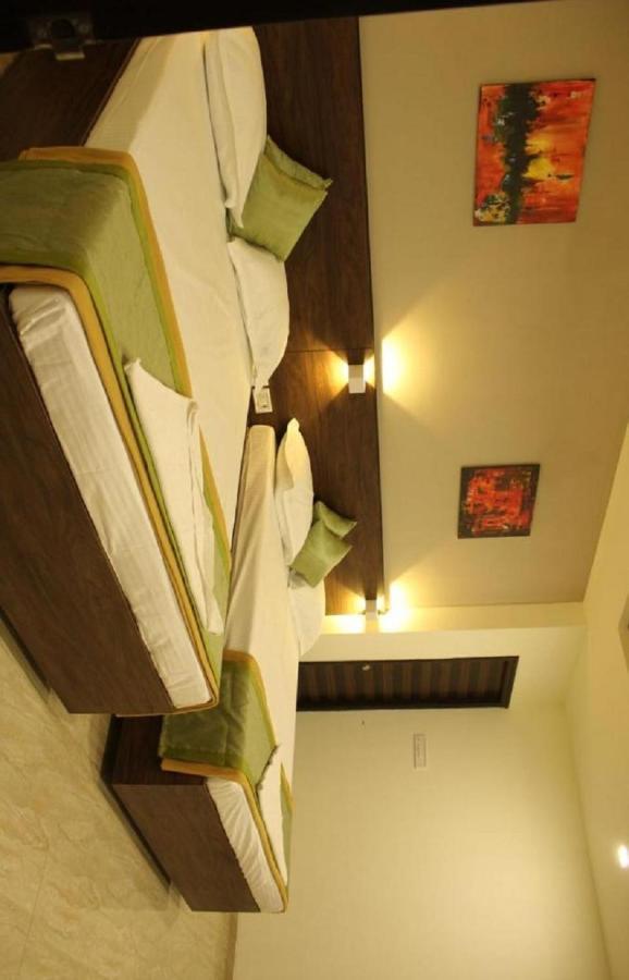 Grand Gaayatris Hotel