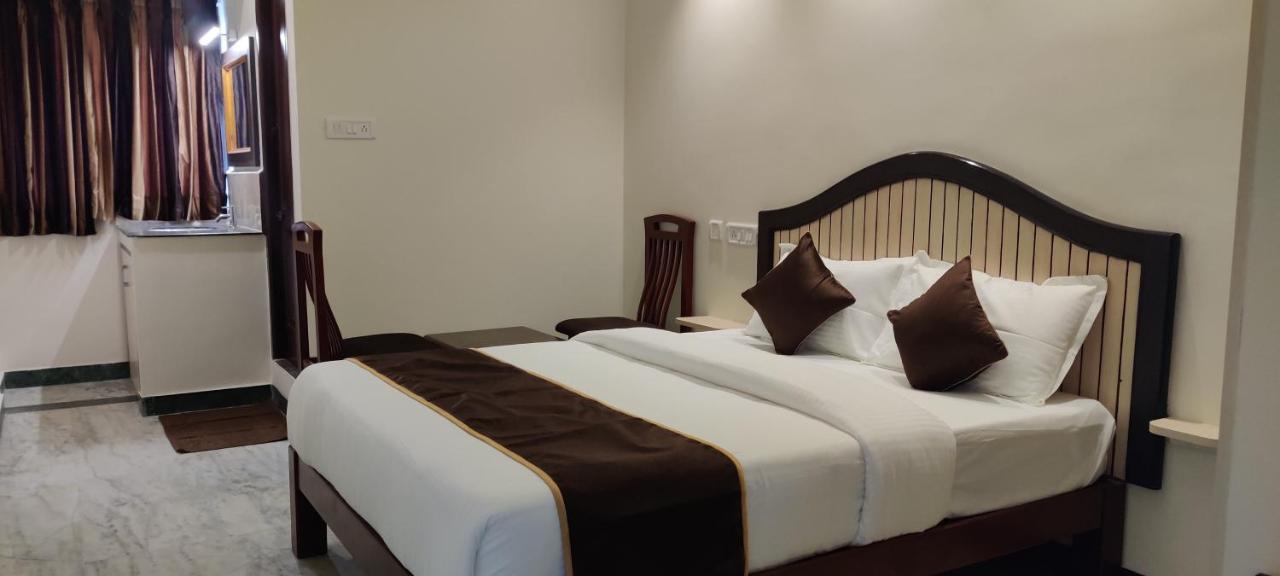 Rmc Travellers Inn *