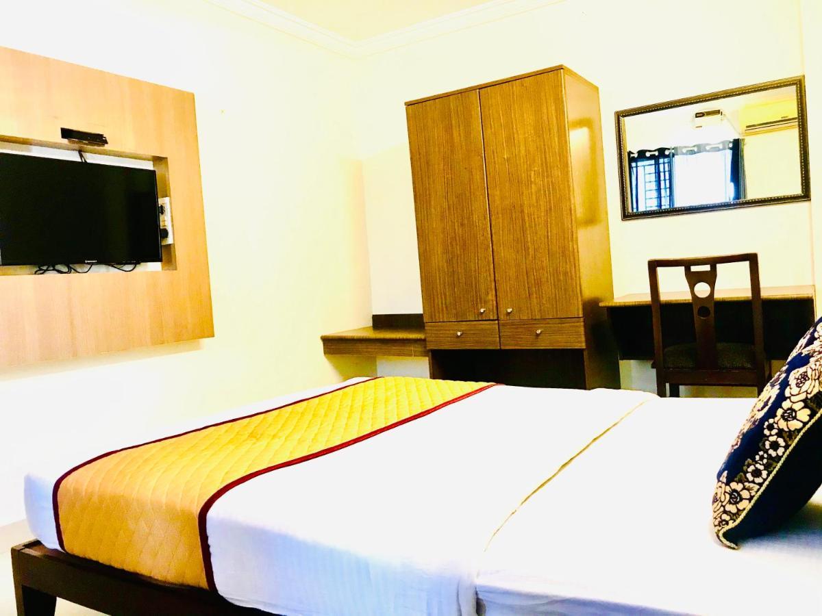 Hotel Half Moon