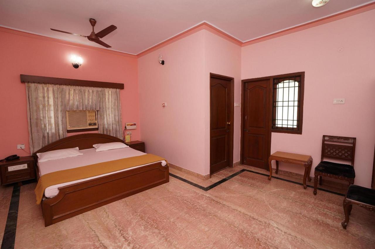 Lloyds Guest House, North Boag Road, T. Nagar Chennai