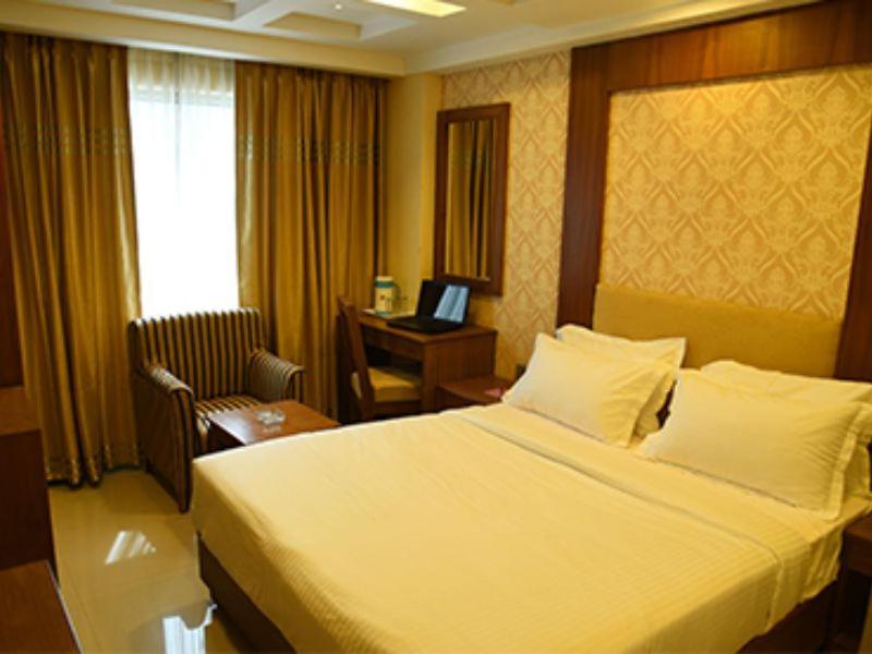 Hotel The Vijay Park - Airport 3*