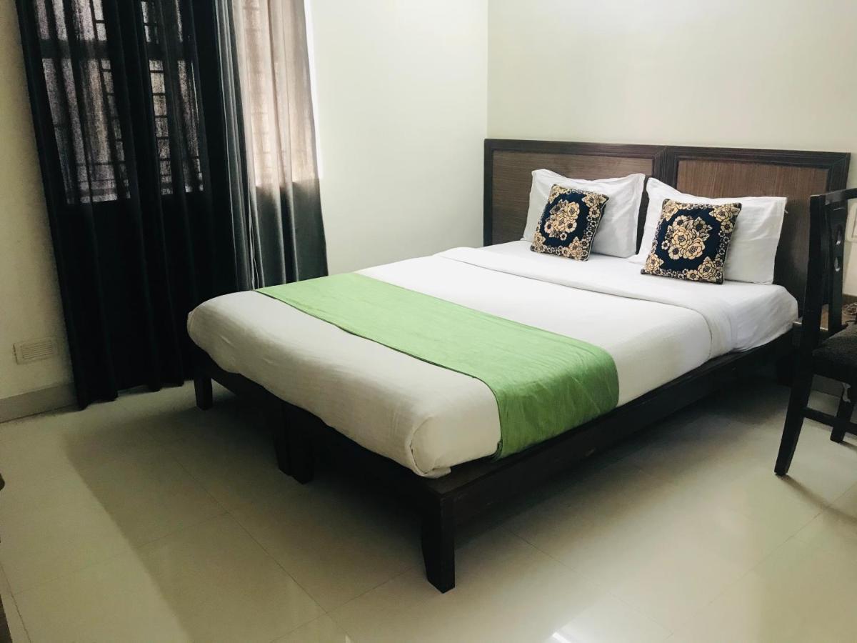 Half Moon Hotel 3*