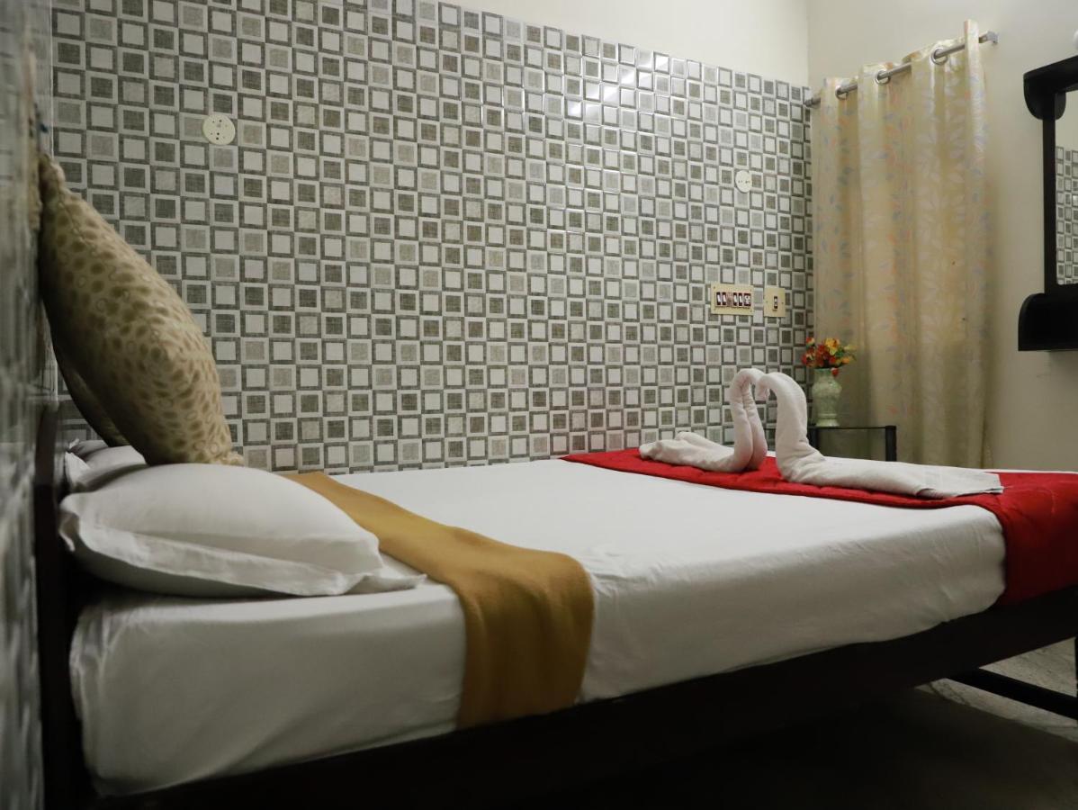 Just Guest House, Airport