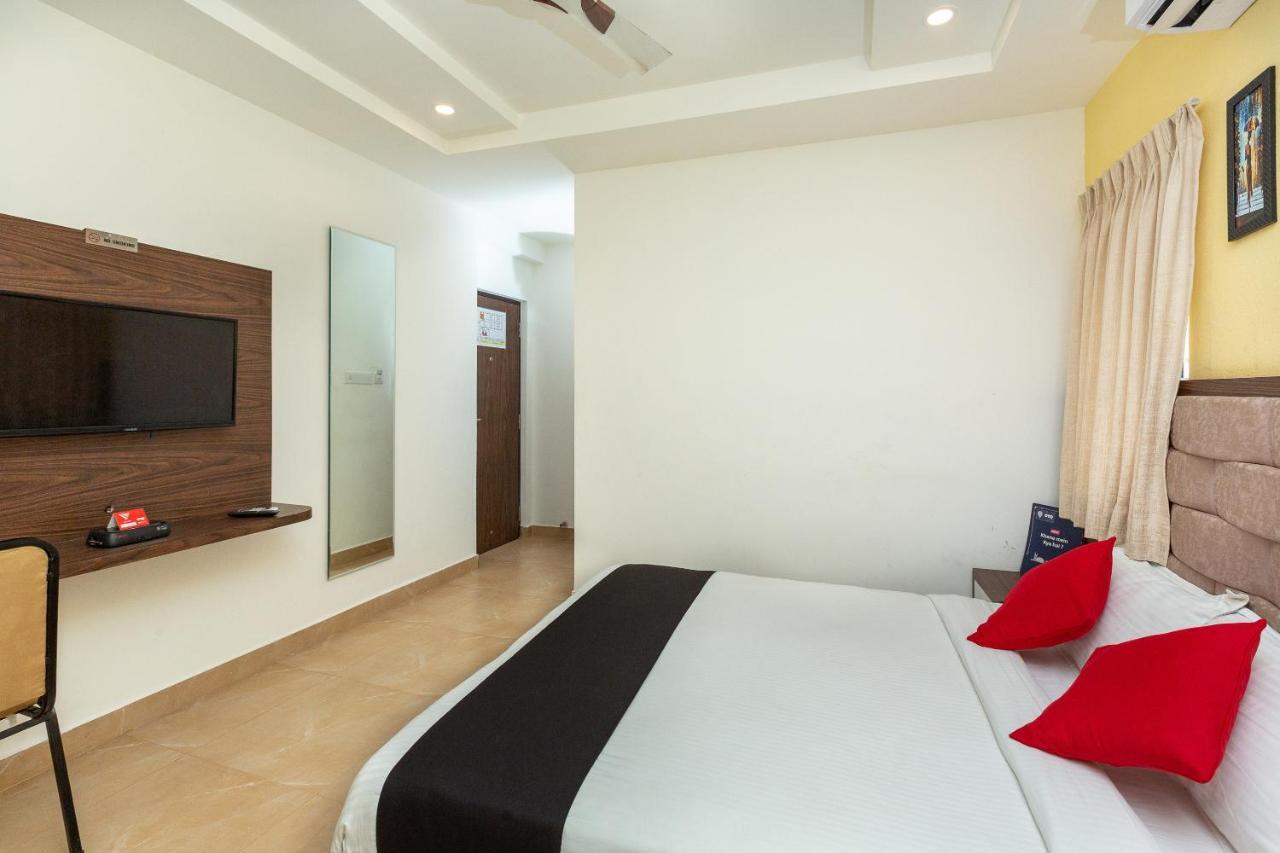 Collection O 41930 Citrine Cheran Nagar Hotel 4*