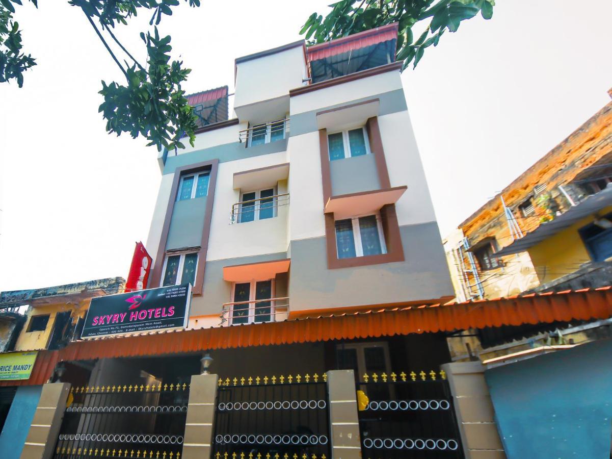 Oyo Flagship 76696 Skyry Hotels Hotel