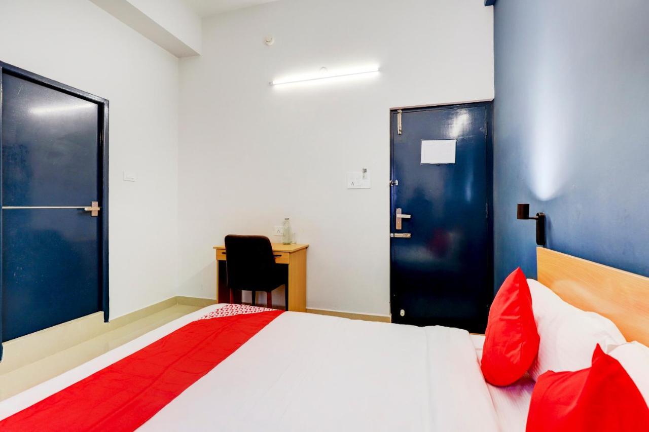 Hotel Super Oyo Silverkey Nanganallur Near International Airport 3*