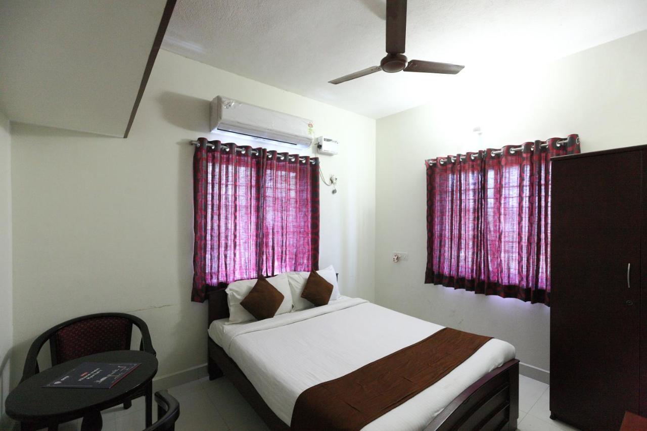 Oyo 7576 Varuna 2* Chennai