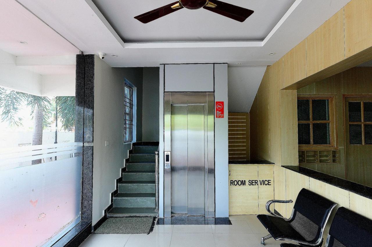 Hotel Oyo 7576 Varuna Chennai
