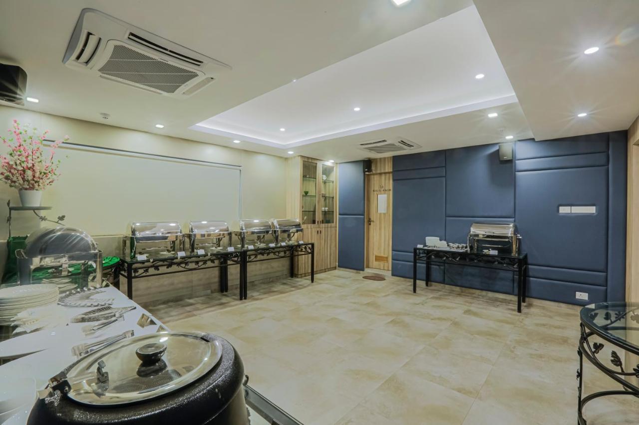 Floressa Randa, Porur 3*