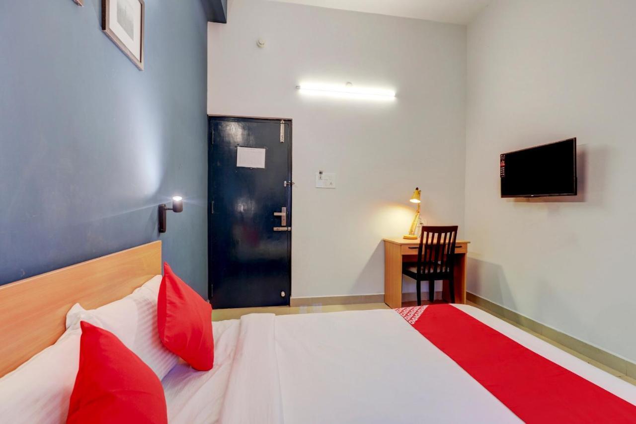 Super Oyo Silverkey Nanganallur Near International Airport Hotel